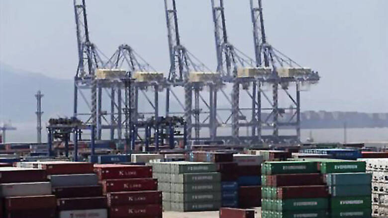 China's GDP growth drops to 7.5 per cent, tests reform push
