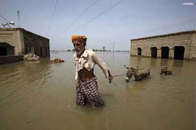 Reject India's flood aid: Pak newspaper