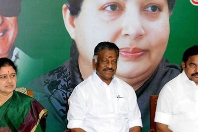 Sasikala Needs A Strong Lever to Unite AIADMK, Rid Factionalism; Will EPS Let Her In? | News18 Analyses