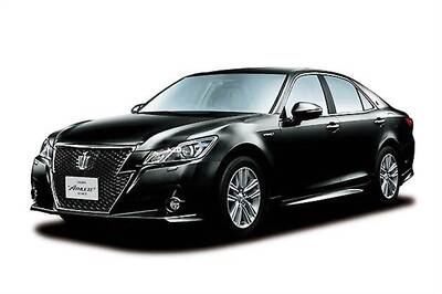 2013 Toyota Crown launched at Rs 22.27 lakh