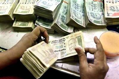 Rupee rises 10 paise to close at 62.04 versus US dollar