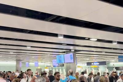 UK Airports Plunge Into Chaos As Border Force IT Systems Collapse Nationwide