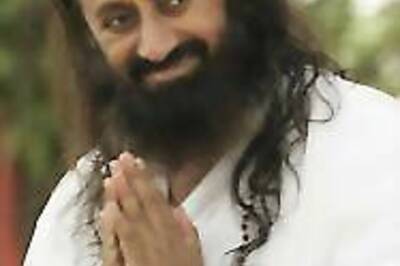 Give equal rights to women: Sri Sri