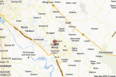 Robbers loot man of his car, complaint filed