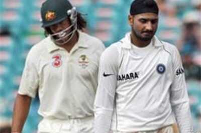 Aussie cricket feels the pangs of Bhajji-Symonds spat