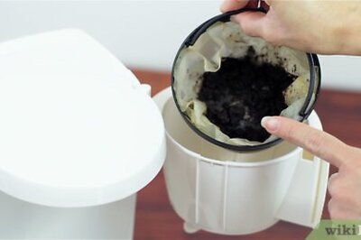 How to Deep Clean a Coffee Machine with White Vinegar