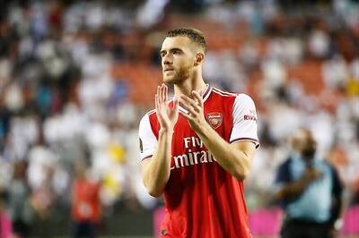 Arsenal Defender Calum Chambers Out for up to 9 Months After Knee Surgery