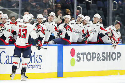 Vanecek, Wilson Lead Capitals Past Islanders 2-0