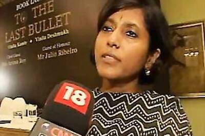 Slain 26/11 cop Kamte's wife releases his biography